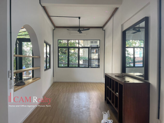 5 bedrooms renovated apartment for rent in Daun Penh - TH1433168 - Phnom Penh