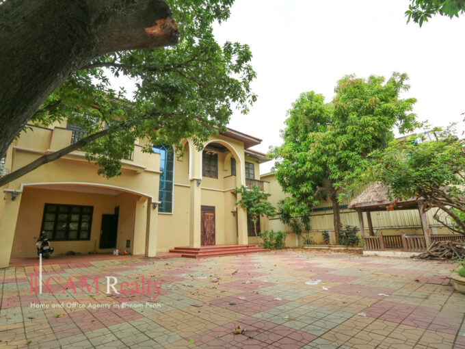 Spacious 7 bedrooms villa for rent in Toul Kork - Phnom Penh- VL1908168 (1)